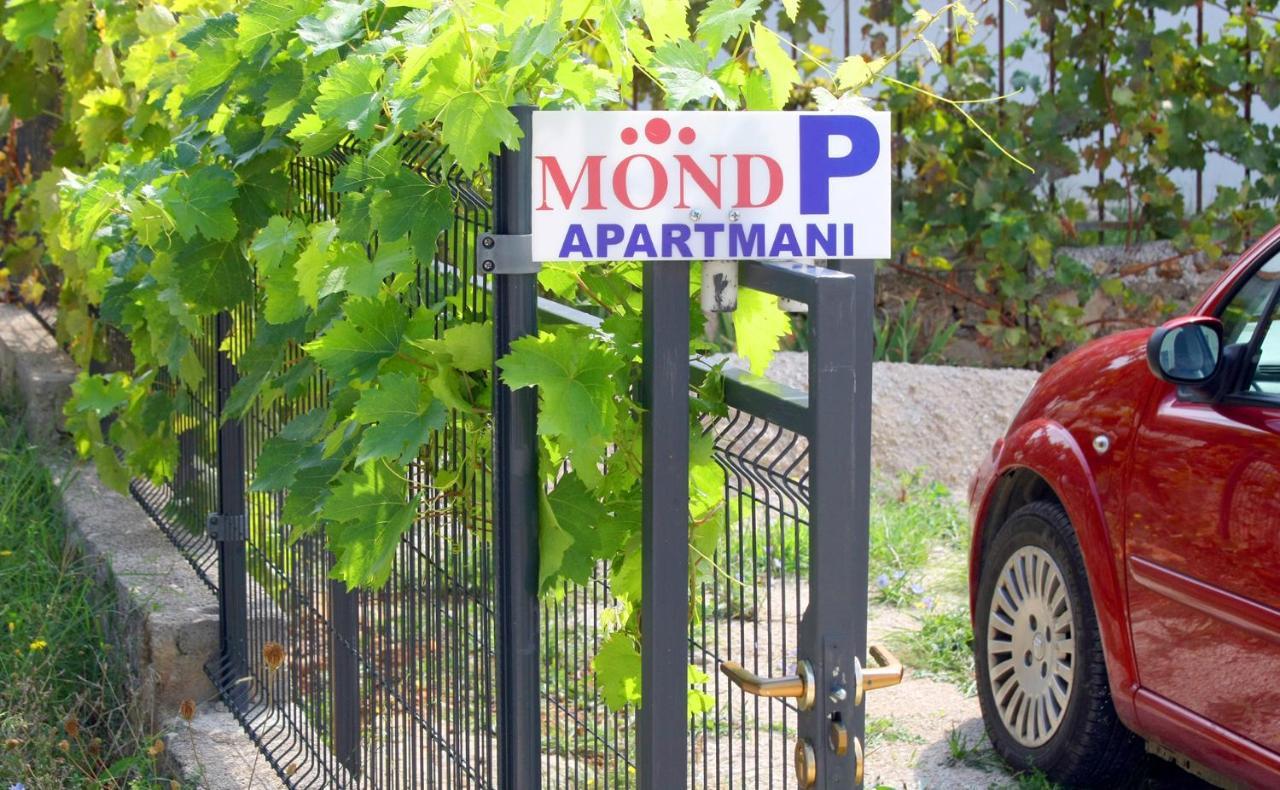 Apartments Mond Gornji Karin Eksteriør bilde
