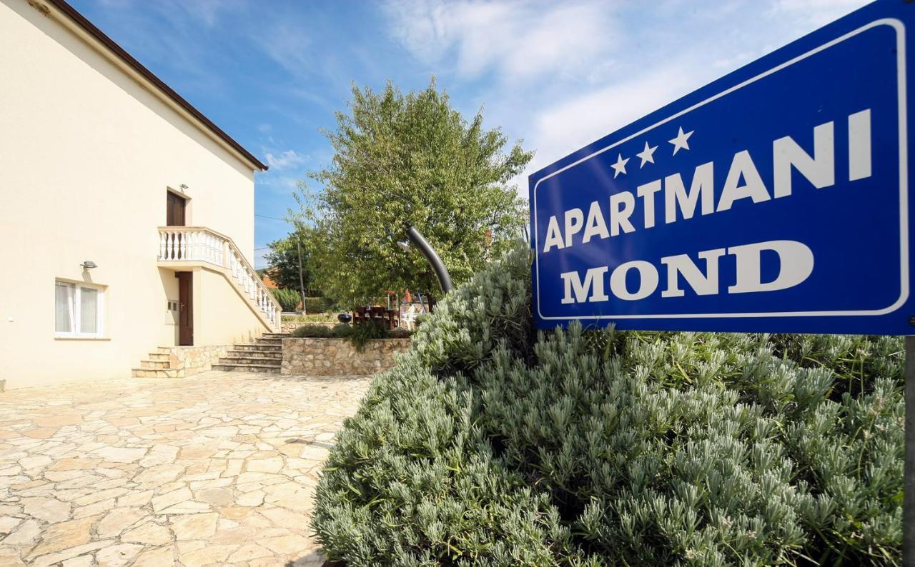 Apartments Mond Gornji Karin Eksteriør bilde